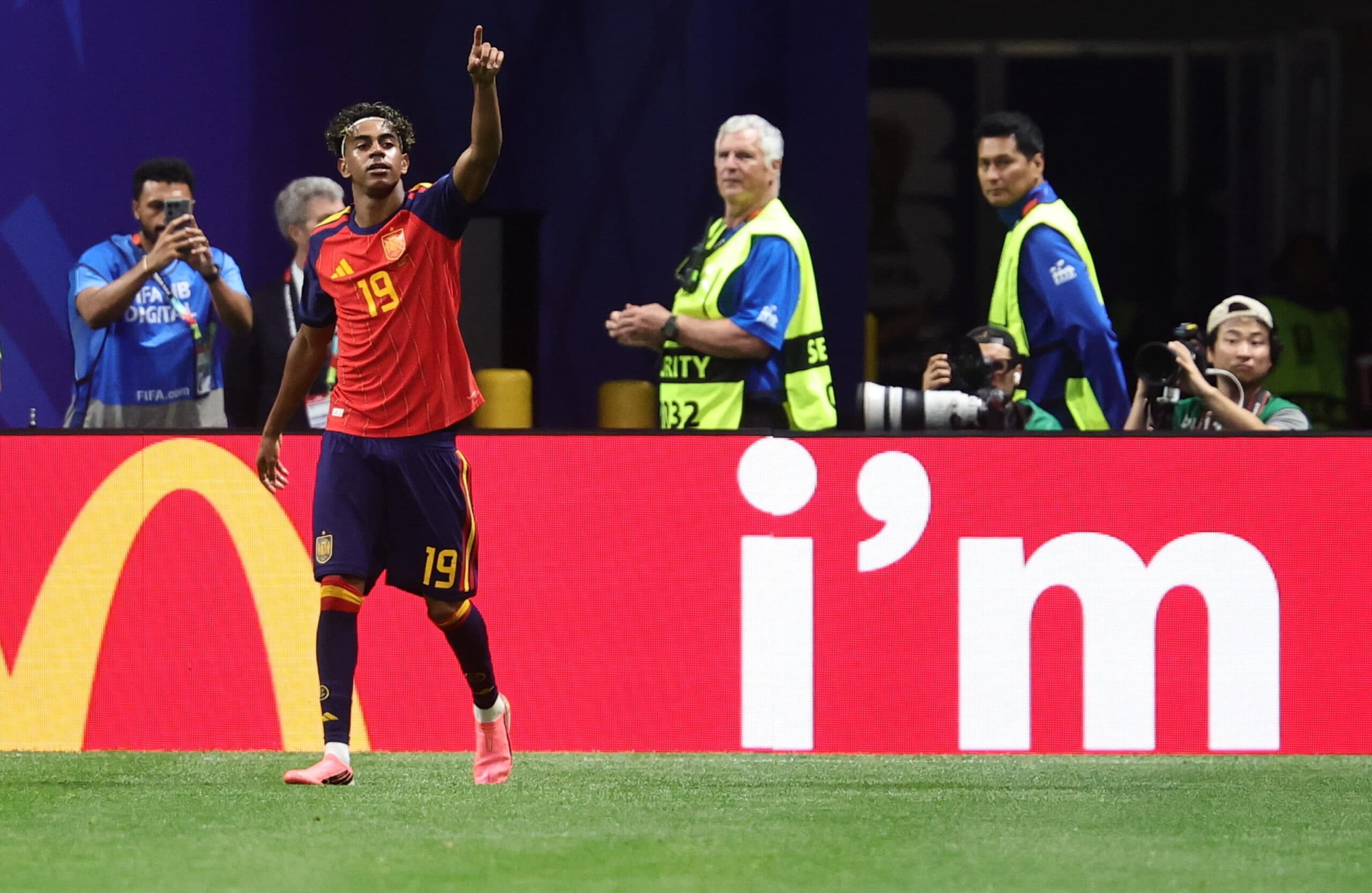 Riscatto Spagna: 4-0 all'Arabia Saudita con Yamal e super Oyarzabal