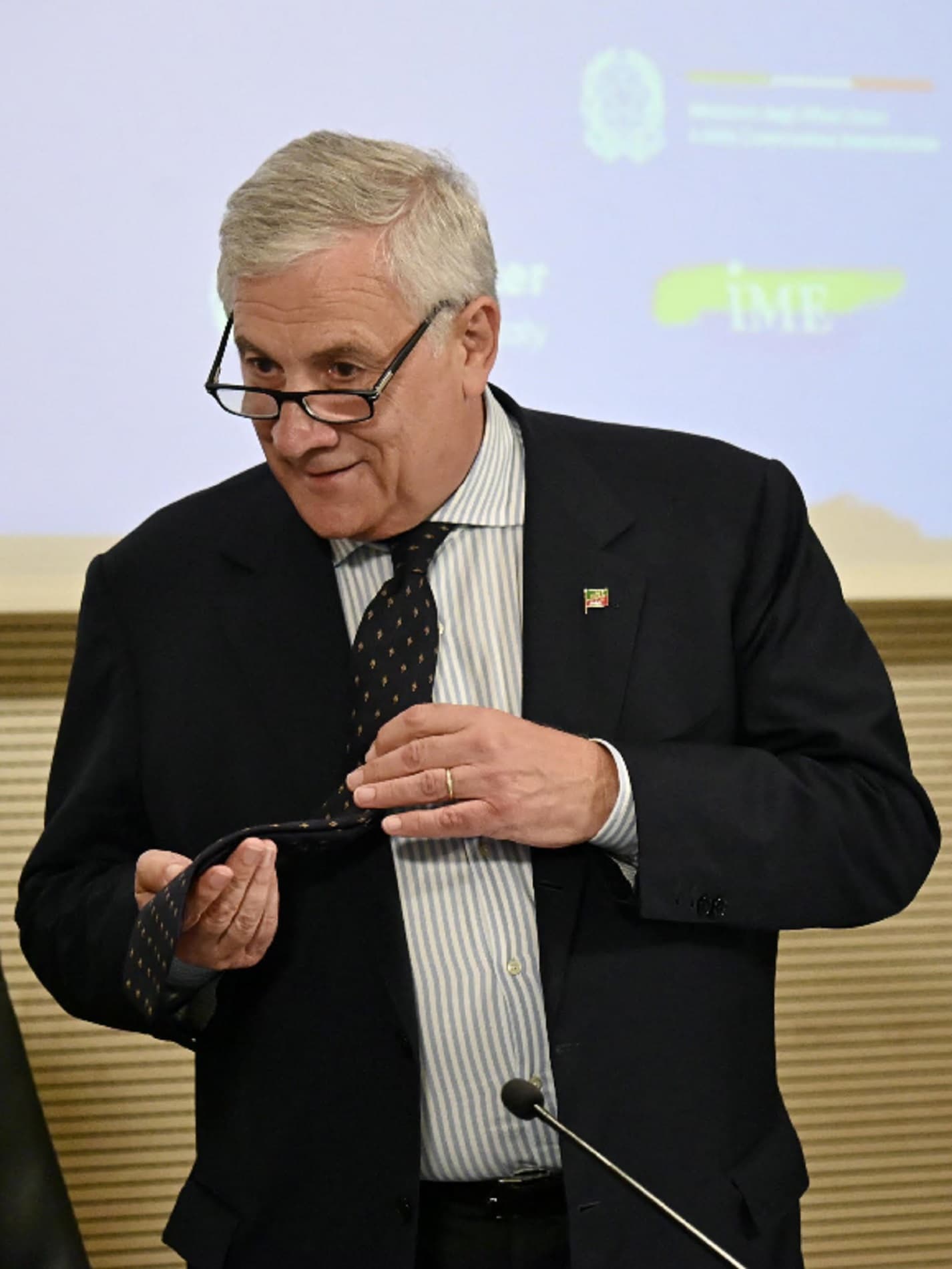 Tajani e il consiglio al figlio sulla fidanzata, scoppia la polemica