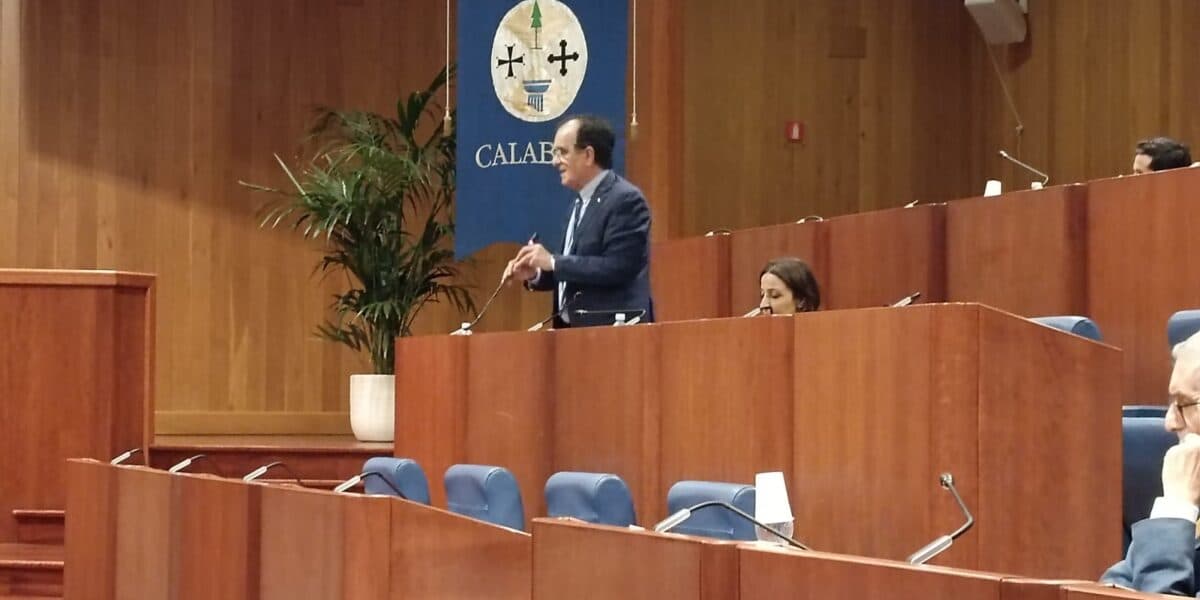 Bruno (Tridico Presidente): «La Calabria segua l'esempio delle altre regioni: esenzione dal bollo per le auto ibride»