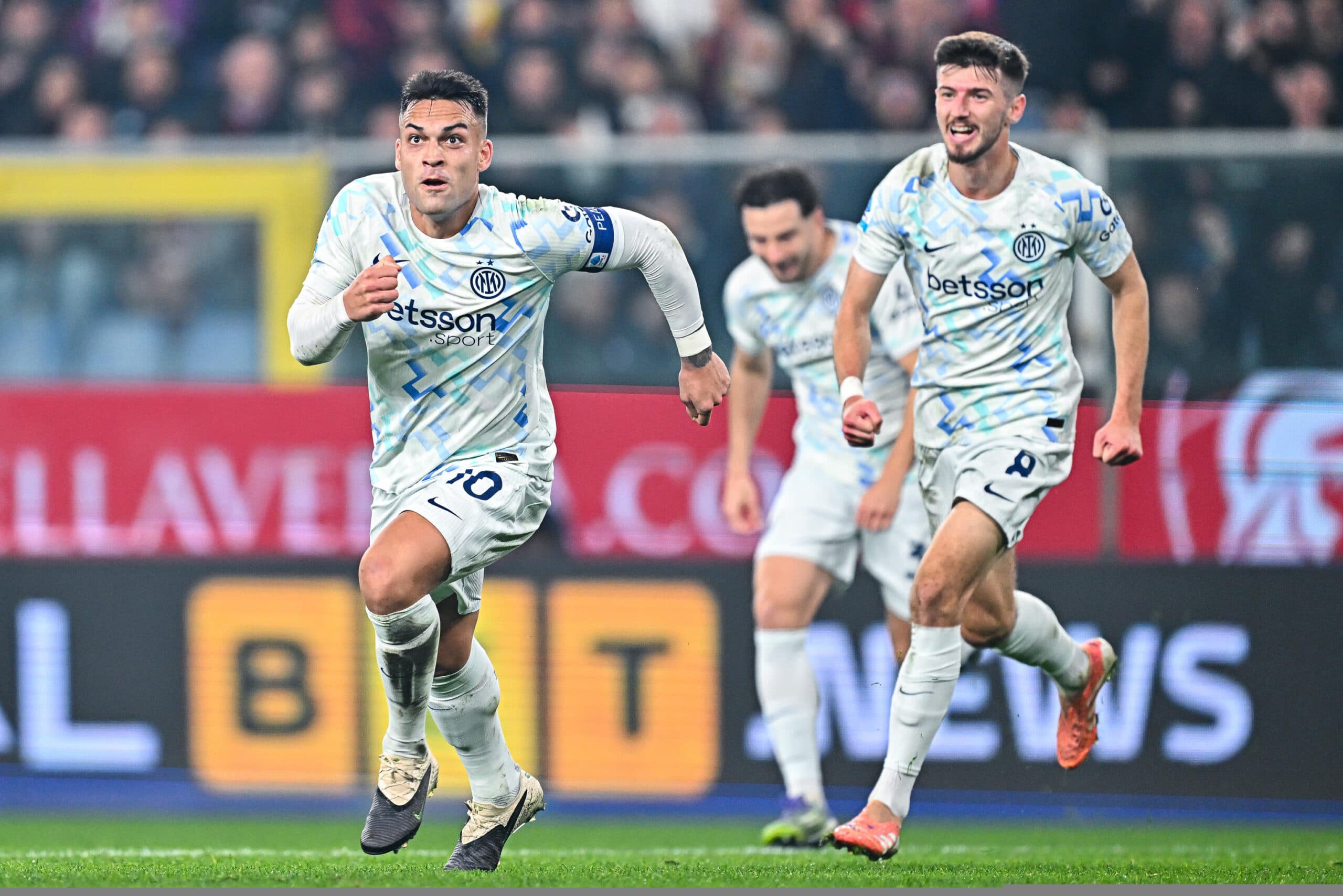 Bisseck e Lautaro lanciano l'Inter in vetta, al Genoa non basta Vitinha