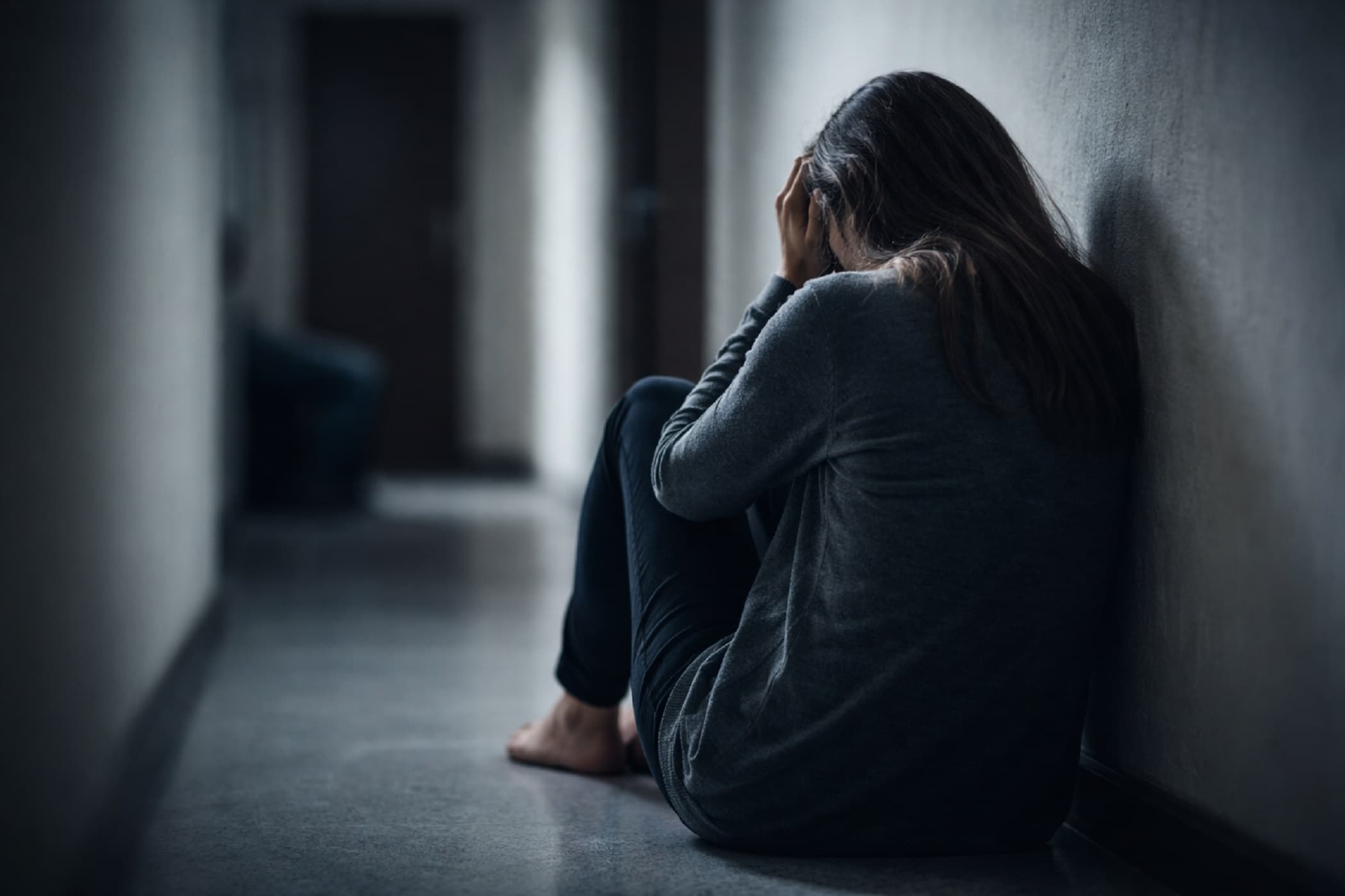 «Sei di mia proprietà»: accusato di violenze sulla compagna, 25enne di Bergamo ai domiciliari