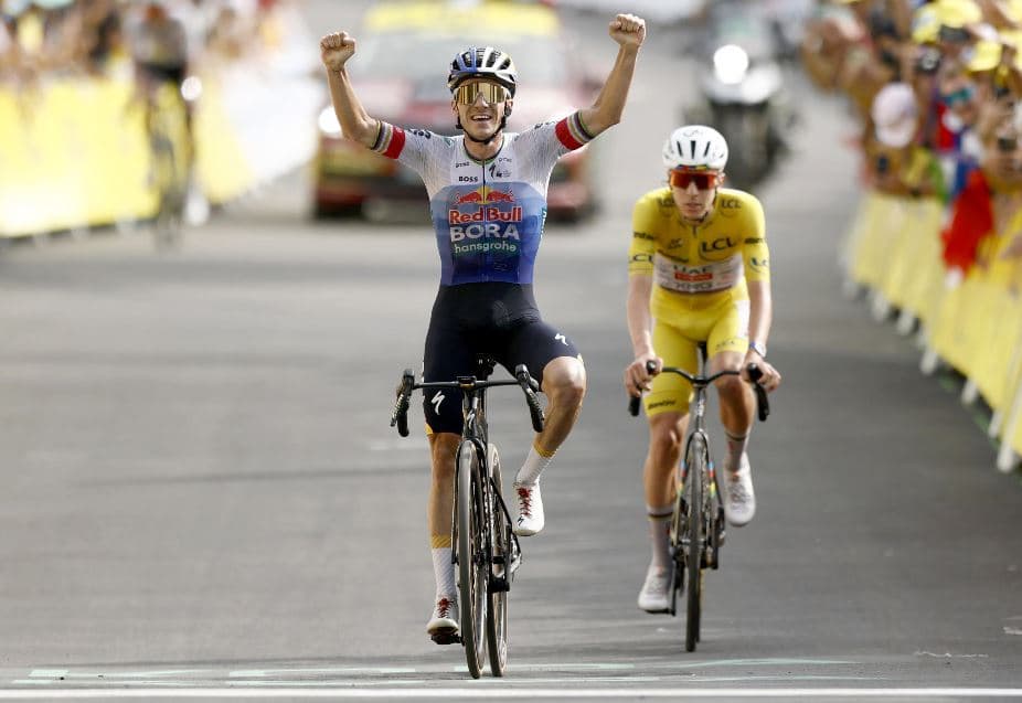 Tour de France: a Plateau de Solaison vince Evenepoel, Pogacar sempre in giallo. Clamoroso: Vingegaard cade e si ritira