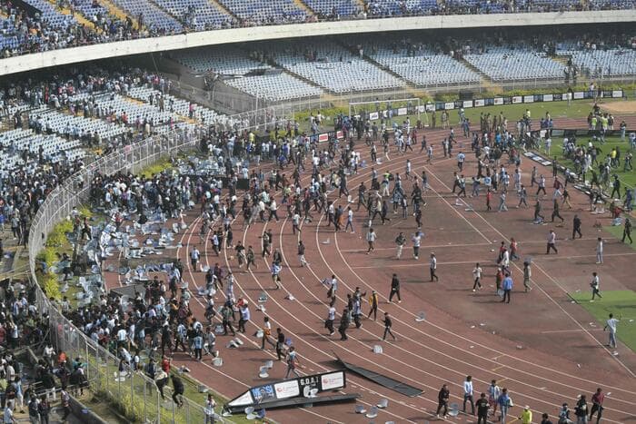 Messi c'è ma non si vede, tifosi vandalizzano uno stadio in India