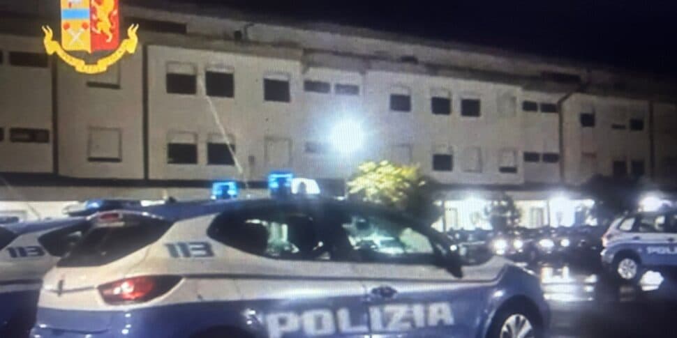 Catanzaro, eroi in divisa: due vite salvate dalle Volanti in 12 ore