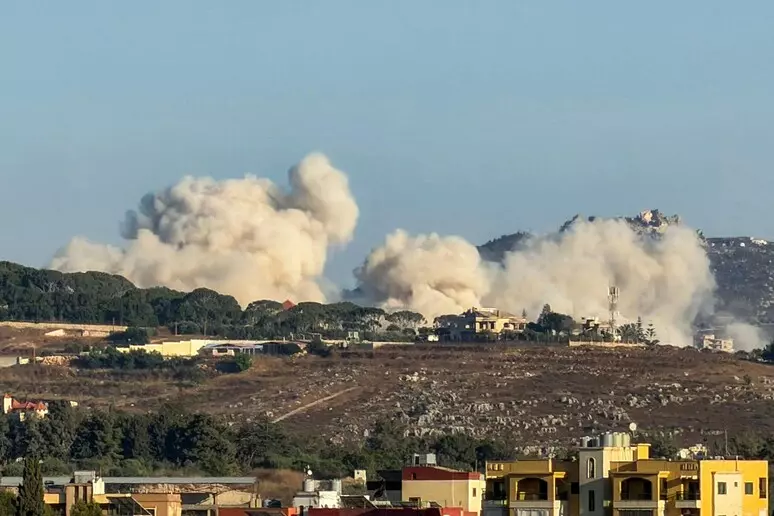 Nuovi attacchi Usa contro l'Iran. Teheran blocca l'Intesa, Trump: "Non m'importa nulla". Morti due soldati americani