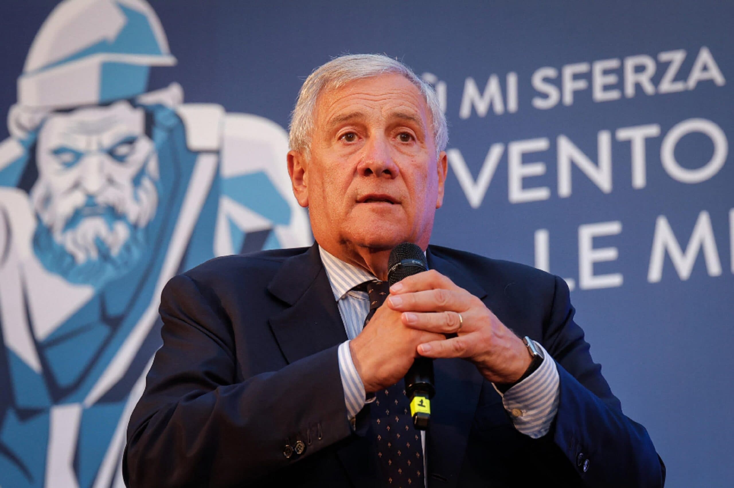 Tajani si scusa per la frase sulle donne: «Non ho mai pensato di offendere»