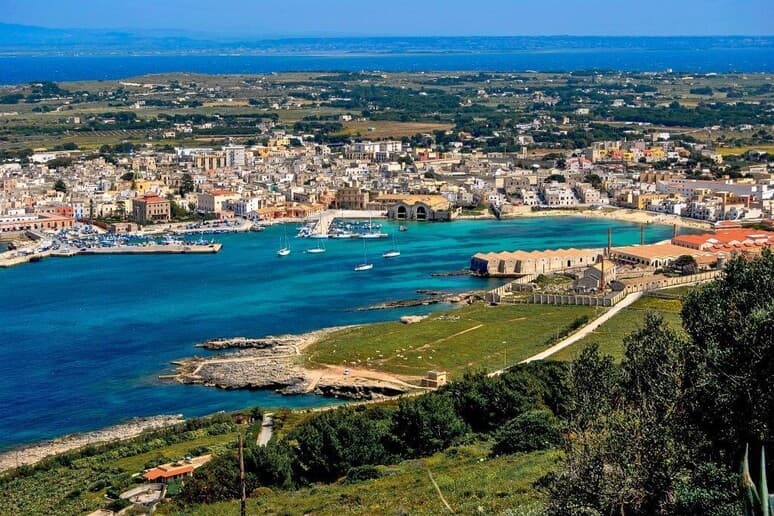 Accusa un malore dopo un'immersione: morto un docente di 62 anni a Favignana