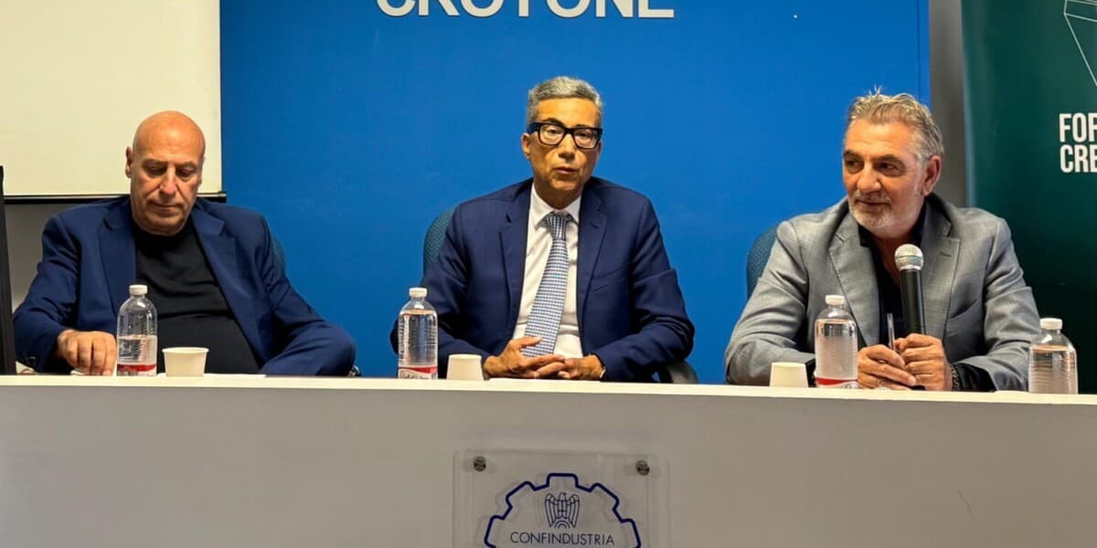 Il Crotone perfeziona l’iscrizione al campionato di serie C 2026/27
