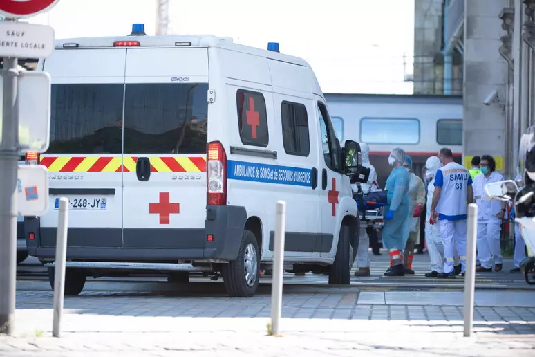Dramma in Francia, bimbo di 18 mesi muore dopo essere stato dimenticato in auto sotto il sole