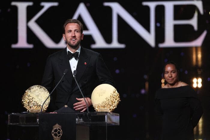 Pallone d'Oro, Harry Kane trionfa nella "sua" Londra. Il 33enne premiato anche come miglior attaccante