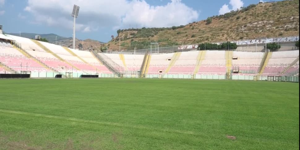 Cosenza, idea “Franco Scoglio” di Messina per l’iscrizione