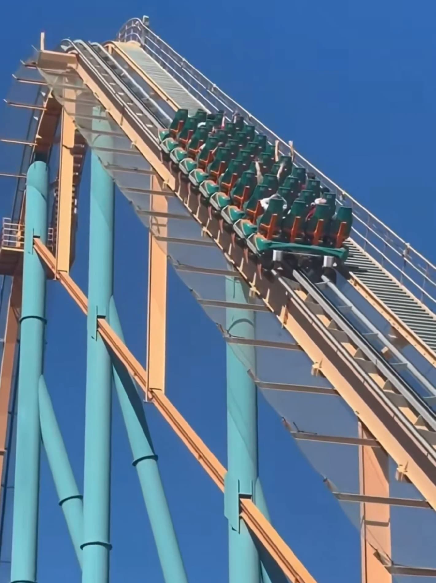 Montagne russe, un morto e diversi feriti al Six Flags in Georgia