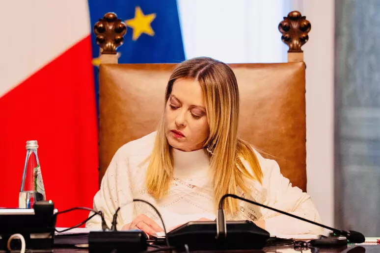 No Tav, Meloni: "Chi lancia bombe carta e incendia mezzi, attacca lo Stato"