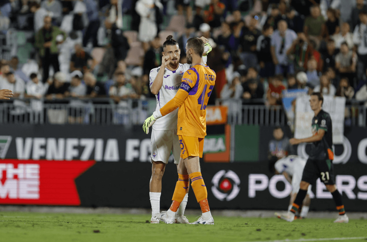 La Fiorentina rialza la testa e sbanca Venezia 4-2 con una tripletta di Mastantuono