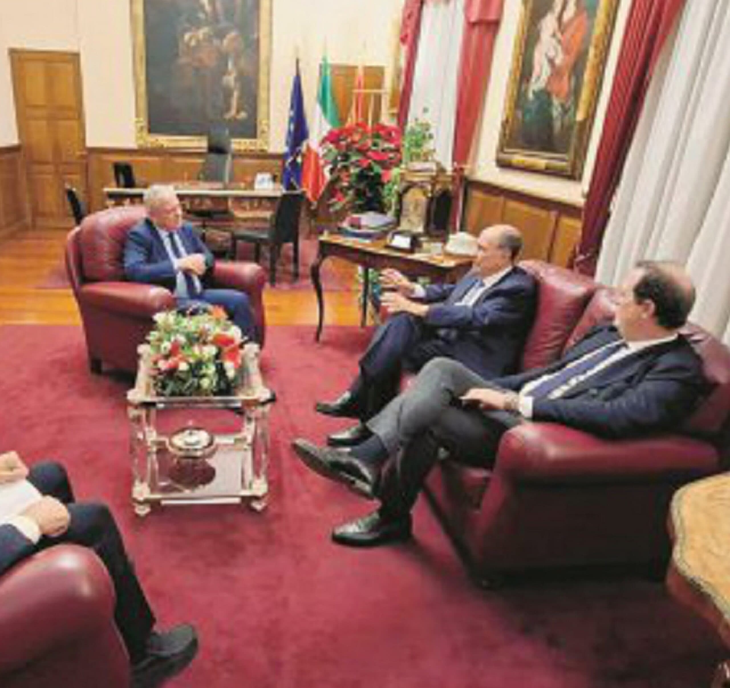 Anci Sicilia denuncia lo “scippo”: «Ai Comuni 1,5 miliardi in meno»