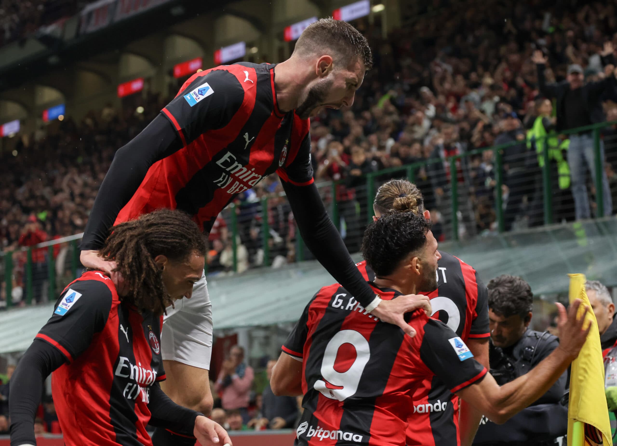 Il Milan trema ma vince: 3-2 all’Atalanta e sorpasso sul Como. Amorim vola al quarto posto