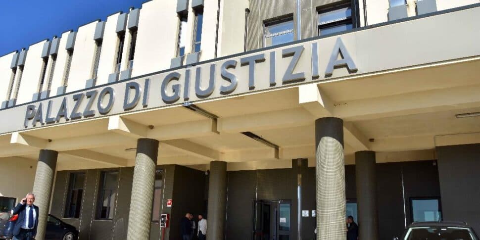 Tentato femminicidio a Terranova da Sibari: in carcere il 30enne che ha accoltellato la ragazza