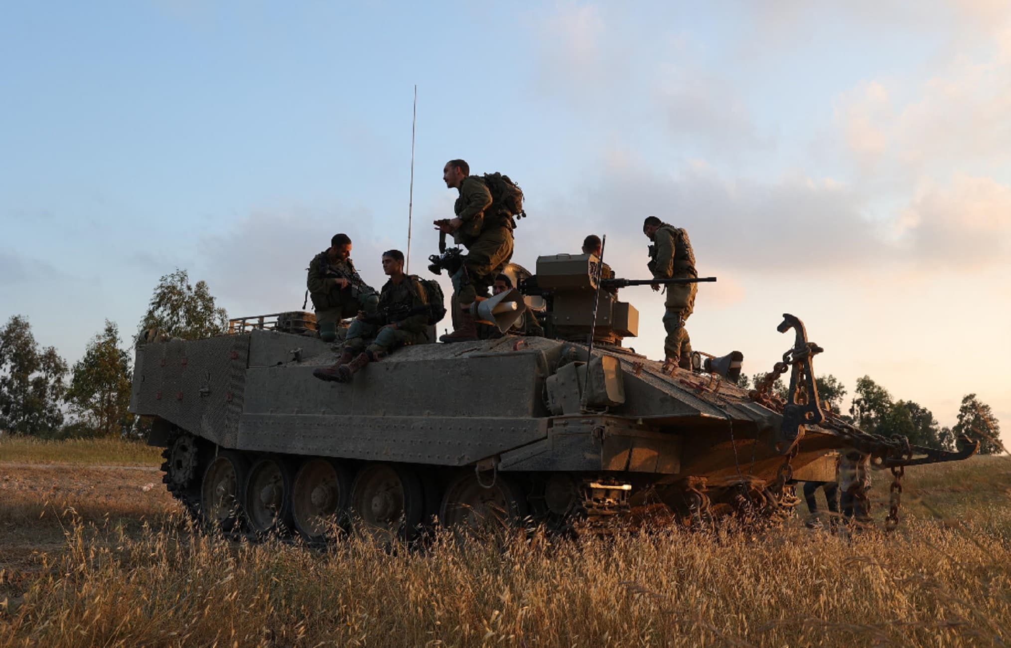 Elezioni in Israele, l'Idf richiama tutti i militari in servizio il 27 ottobre: rischio attacchi. Sostegno di Trump a Netanyahu