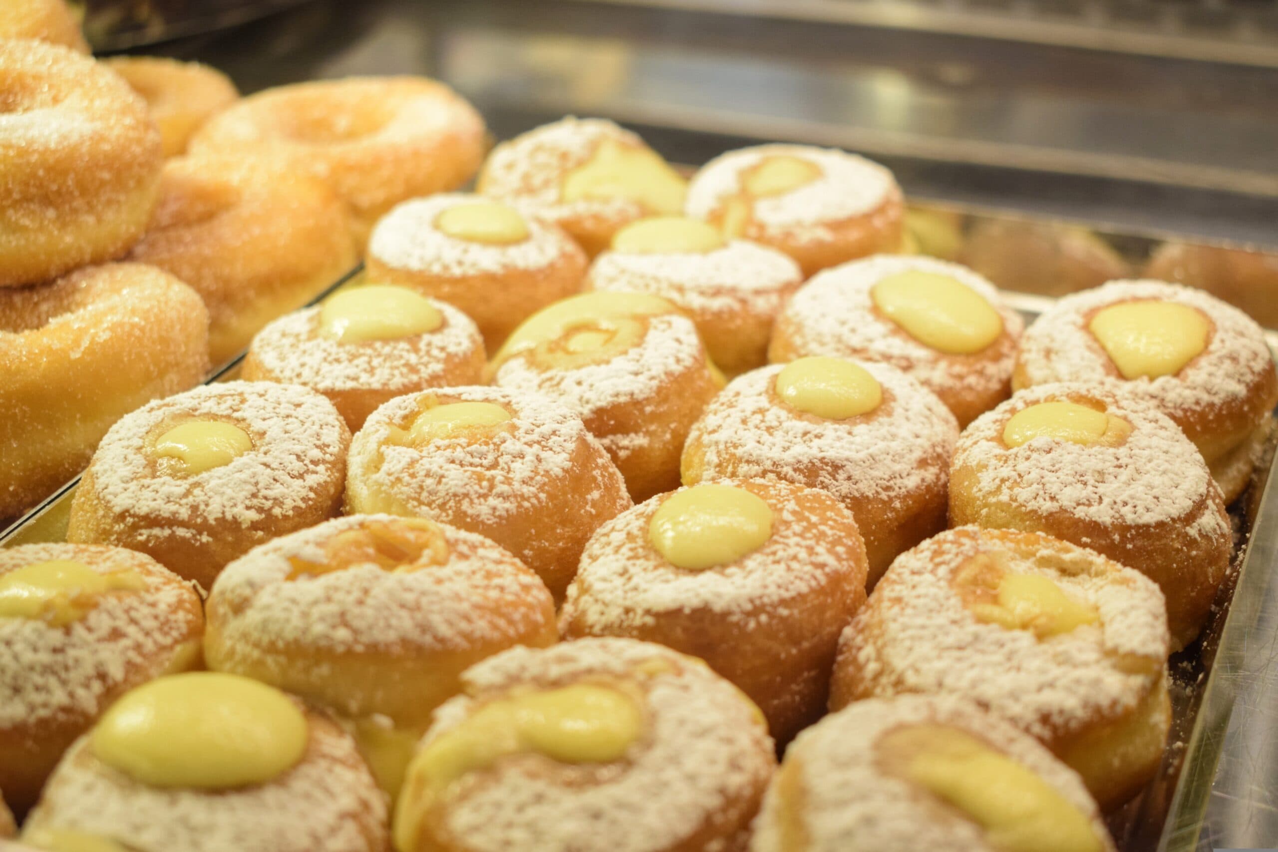 Cugino ucciso per l'eredità: l'arma del delitto... un bombolone alla crema
