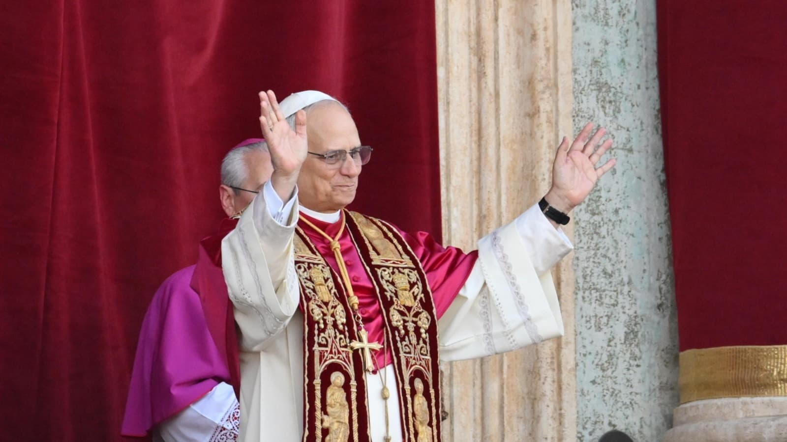 Leone aumenta gli stipendi dei cardinali e annulla l'austerità di Francesco