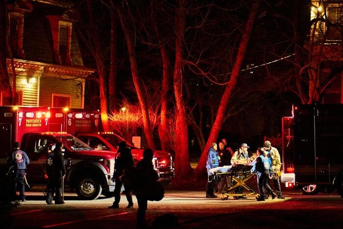 Choc alla Brown University, uccisi due studenti e ferite altre nove persone in una sparatoria: c'è un arresto