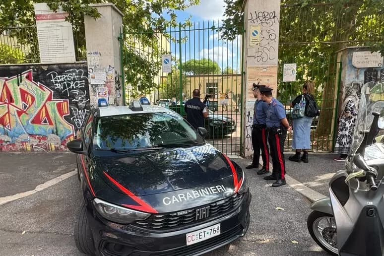 Prof accoltellata a Roma, l’educatore: «Il ragazzo chiedeva scusa, diceva di avere un piano»