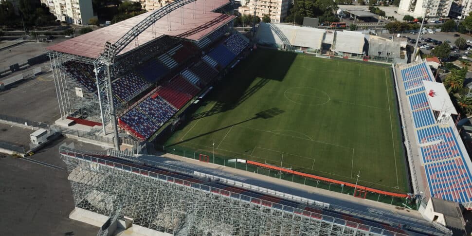 Il Cosenza sceglie lo “Scida” di Crotone per le gare interne
