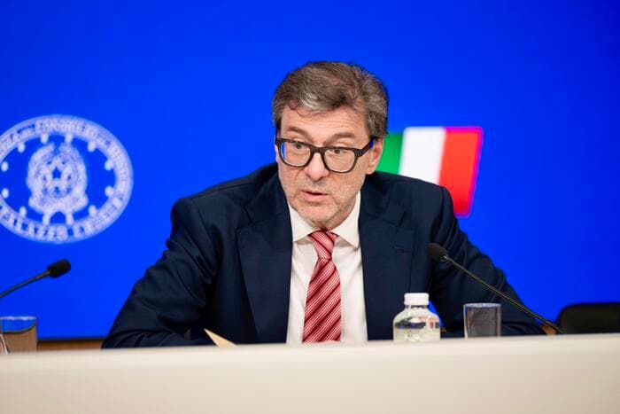 Taglio delle accise, sconto solo sul gasolio: 17 centesimi in meno fino al 6 agosto