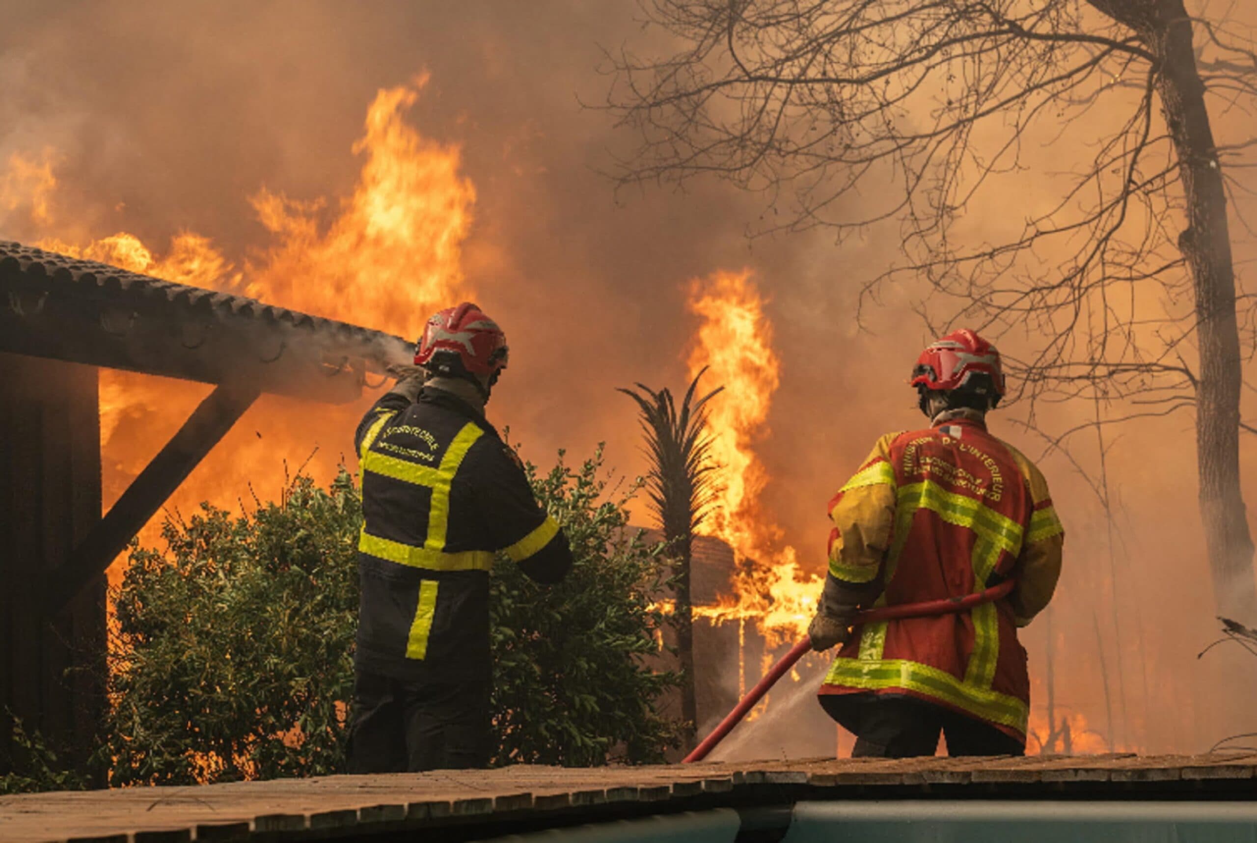 Roghi senza precedenti in Francia e Spagna: quasi 270mila evacuati, 167mila solo in Gironda