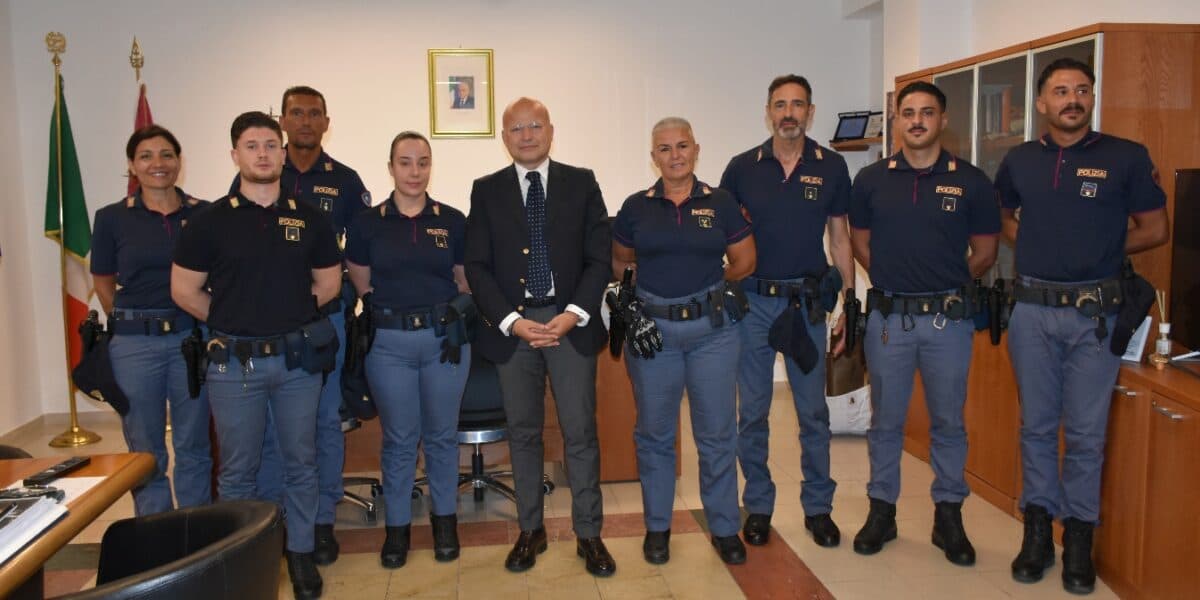 Crotone, scatta il piano "Estate Sicura": più agenti e camper della Polizia sul lungomare e nelle aree della movida