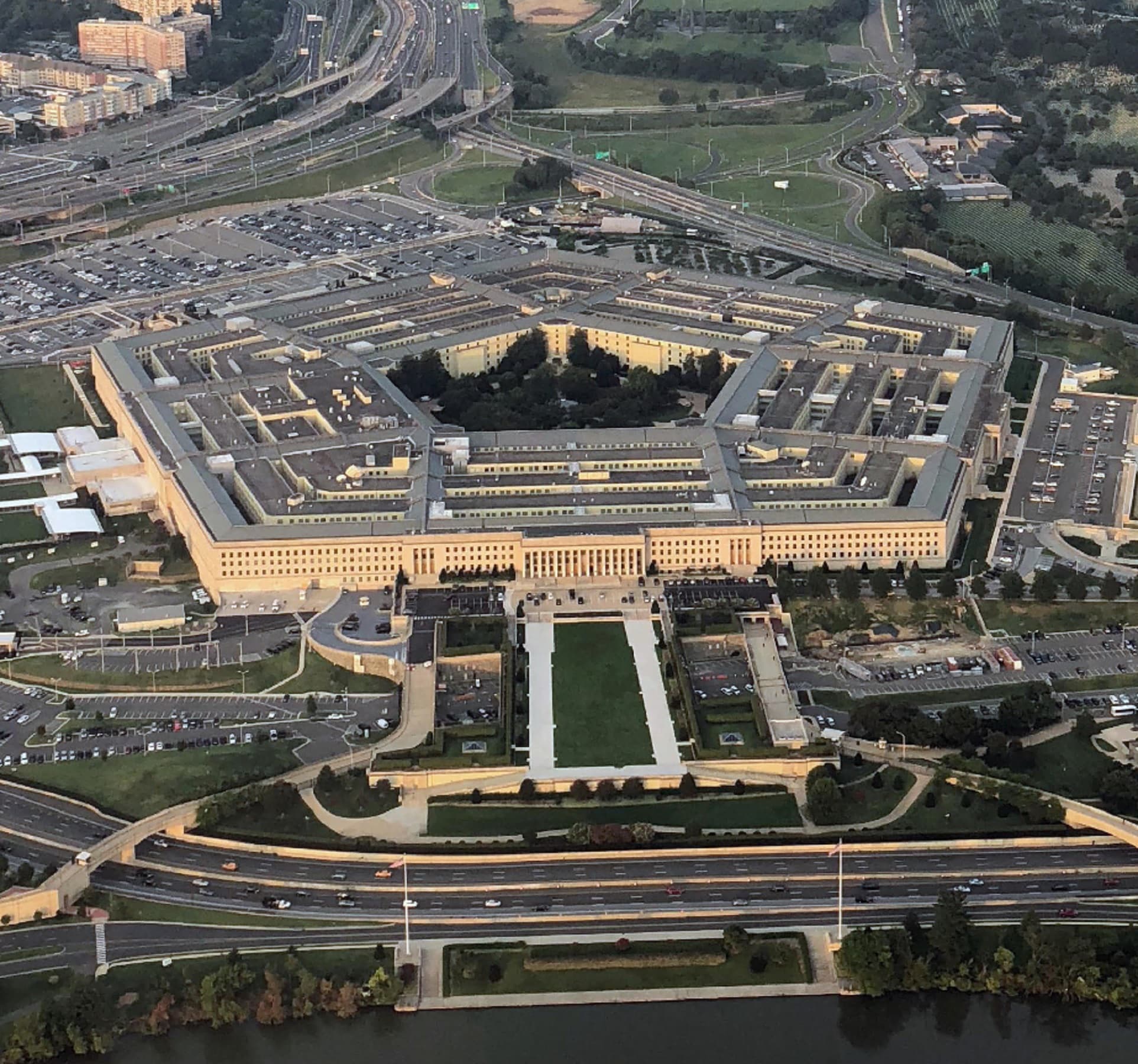 L'ex capo del Pentagono Usa: la guerra in Iran durerà almeno altri 6 mesi